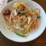 広島タイ料理 マナオ - かる〜いサラダ