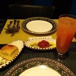 ラジュール - パン、ハリッサ、バルベラ