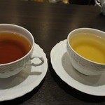 デセール ラ・フラムブルー - 左がアールグレイ、右がダージリンファーストフラッシュ