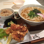 ひだりうま - 2016.4. 日替わり　わかめうどん＆から揚げ