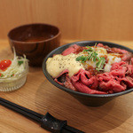 お肉食堂 にくきゅう - ローストビーフ丼☆