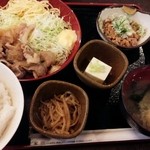 Kushi hachi - この日の日替わり定食　生姜焼きに生たまごと納豆をつけました(16-05)