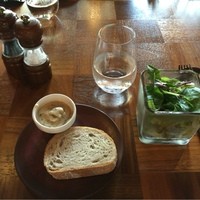 ザ・ガーデンオリエンタル・大阪 - トリュフポテトは単品をシェアしたもの