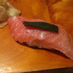 弘寿司 - 本鮪行者ニンニク乗せ