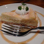 カフェ六月園 - ベイクドチーズケーキ（オプションの本日のデザートから選択）