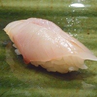 銀座 鮨 かねさか 本店 - 鯛の昆布締め