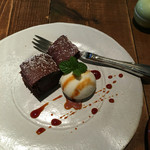 カフェ ケルン - ランチにプラスして頂いたガトーショコラ　（２０１６．５．１３）