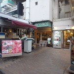 カリガリ - 数店舗がカタマッテ営業