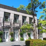 メゾン エメ・ヴィベール - 快晴に映える外観の風景です