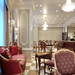 メゾン エメ・ヴィベール - 店内の1階待合室の風景です