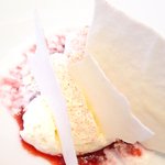 メゾン エメ・ヴィベール - ランチコース 5346円 の赤い果実とバジルのヴァシュラン仕立て