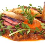 メゾン エメ・ヴィベール - ランチコース 5346円 の鴨胸肉のロティとフォアグラのフラン 甘酸っぱいソース