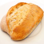 メゾン エメ・ヴィベール - ランチコース 5346円 のパン