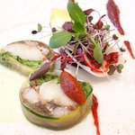 メゾン エメ・ヴィベール - ランチコース 5346円 のオマール海老とナスのテリーヌ タプナードとカレーの香り