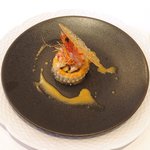 メゾン エメ・ヴィベール - ランチコース 5346円 のオマール海老とナスのテリーヌ タプナードとカレーの香り