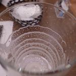 サントリー 天然水のビール工場 東京・武蔵野ブルワリー - グラスの縁にエンジェルリング…