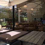 PATISSERIE TOOTH TOOTH シーサイドカフェ - 外から店内側