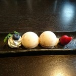 古民家カフェレストラン 初花 - 苺ミルクティーラテアイス 300円