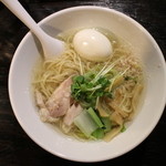 塩生姜らー麺専門店 MANNISH - 塩生姜らー麺(750円、真上から)