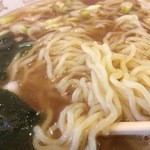 味山 - 細縮れ麺、アッサリスープ