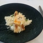 佛蘭西料理 名古屋 - フランスから焼いた状態で入れているホワイトアスパラガス。上にはフライド卵載せ
