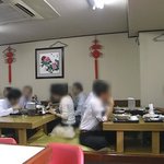 豊盛園 - 小上がりには座卓が３つあります