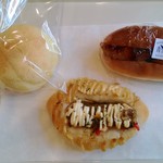 Bakery Cafe Aoitori - 料理写真:パンを3個買って、店内で食べました。
