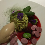 レフェルヴェソンス - ソラマメのクレームと桑の実のコンフィチュール、トンカ豆のアイスクリーム