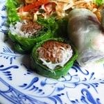 Bloom Saigon Restaurant - 料理写真:春巻き3種と蓮の茎のサラダ