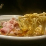 丿貫 - 四川式辛煮干そば・800円　ウズラの味玉・50円