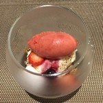 デュ ボン タン - デザート チーズケーキタルト
      イチゴのアイス