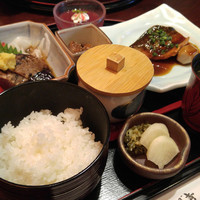土佐料理 祢保希 日本橋店 - 週替り定食（鰹たたき、鯖味噌煮）