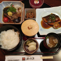 土佐料理 祢保希 日本橋店 - 週替り定食（鰹たたき、鯖味噌煮）