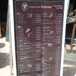 ファイブラン - お店の外にメニュー表が出ています