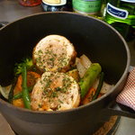 フチテイ ア ヴ - ソーセージ肉を抱いた三河鶏のロースト 野菜の煮込み（ランチメイン）