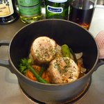 フチテイ ア ヴ - ソーセージ肉を抱いた三河鶏のロースト 野菜の煮込み（ランチメイン