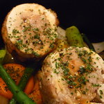 フチテイ ア ヴ - ソーセージ肉を抱いた三河鶏のロースト 野菜の煮込み（ランチメイン