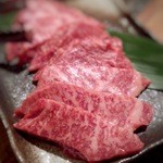 戦国屋 - A5黒毛和牛カタサンカク1,480円　肉質は柔らかく、程よくサシが入った今人気の赤身肉。肉の旨味を是非味わってください。