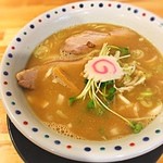 彩色ラーメンきんせい - あわせあじ☆
      
      鶏豚骨プラス魚介のトリプル濃厚スープ！複雑で奥深い味わいは、絶妙なバランス！甘めなチャーシューとの相性もバッチリ♡相変わらず旨しでしたw٩(๑>؂<๑)۶