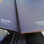 GARB CENTRAL - メニューがオシャレ！
      ブランケットは黒系チェック