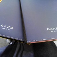 GARB CENTRAL - メニューがオシャレ！
                ブランケットは黒系チェック