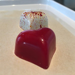 ザ マンダリン オリエンタル グルメショップ - ラズベリー（手前）、パッション（奥） 2015/10/13