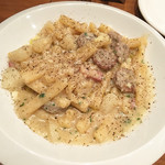 Osteria ogino - 自家製ソーセージとジャガイモのショートパスタ