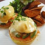 碑文谷テラス - サーモン＆アスパラガス＆アボガド（エッグベネティクト）2016.05
                                1,200円