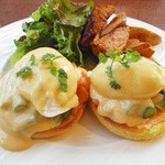 碑文谷テラス - サーモン＆アスパラガス＆アボガド（エッグベネティクト）2016.05
                                1,200円