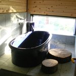 オーベルジュ 北の暖暖 ダイニングルーム 綾 - ヒノキ・スギ・タモと3種類ある家族風呂