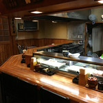 好経 - 焼き鳥店とは思えない程に美しい店内