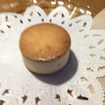モンタージュ - バターサンド　つかんで食べます