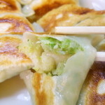 三ちゃん - 餃子 ジューシーキャベツがさくさく 2016.3