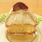 ミル アベイユ - 「モンブラン」をカットしたところ